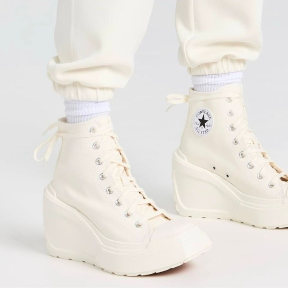 Converse Chuck 70 Deluxe Women's Off-White Wedge Platform Sneakers Size 8 NWOB